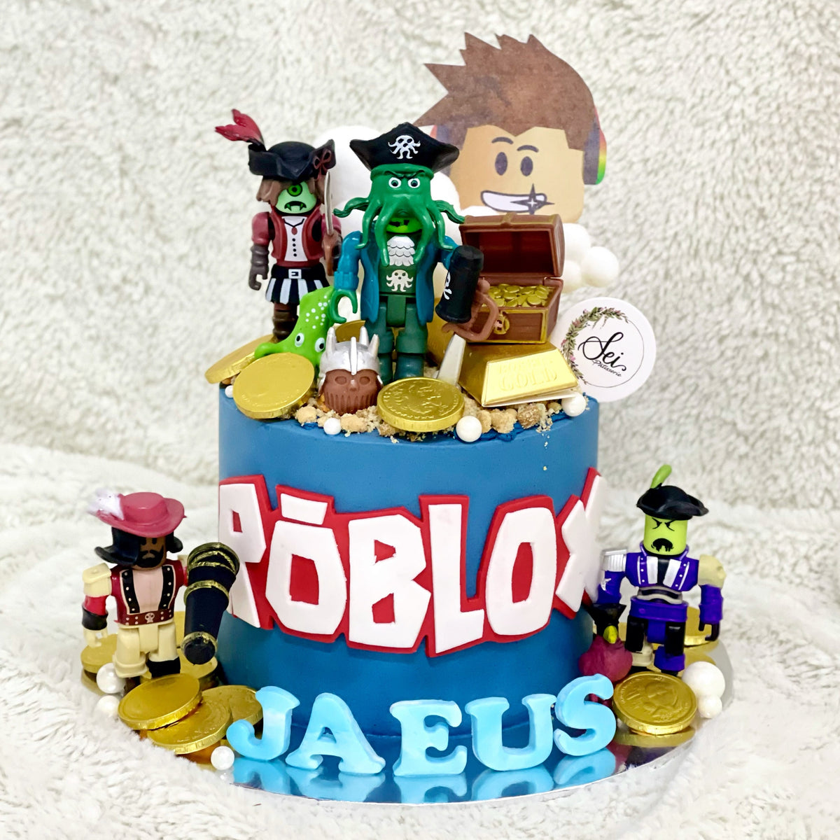 bolo roblox chantilly  Roblox birthday cake, Roblox cake, Baby birthday  cakes